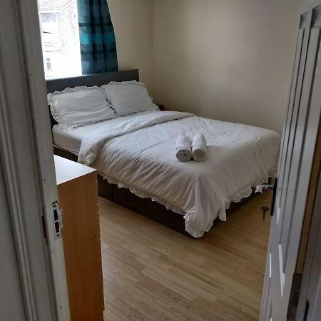 מלון Northwood  Beautiful House In Ruislip מראה חיצוני תמונה